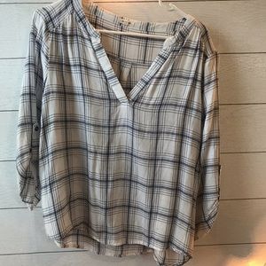 Cute Light blue and white v neck blouse🌿